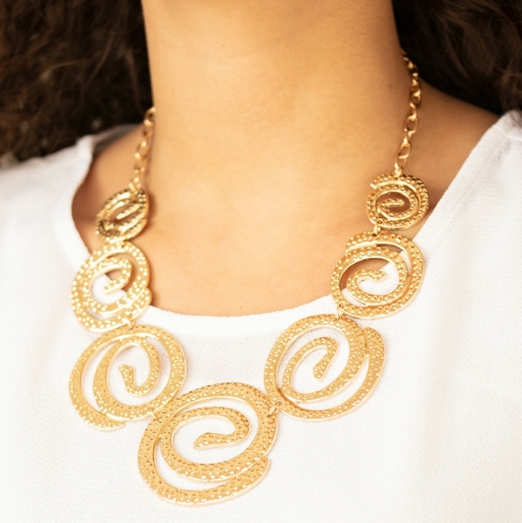 paparazzi Jewelry - Necklace & Earrings Set paparazzi Jewelry - Necklace & Earrings Set